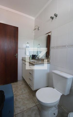 Casa para alugar com 425m², 4 quartos e 5 vagasBanheiro do Quarto 3 (suíte)