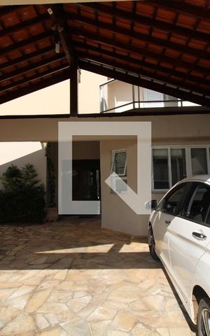 Casa para alugar com 425m², 4 quartos e 5 vagasGaragem