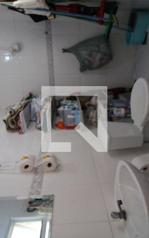 Casa para alugar com 425m², 4 quartos e 5 vagasBanheiro de Serviço