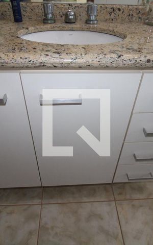 Casa para alugar com 425m², 4 quartos e 5 vagasBanheiro do Quarto 3 (suíte)