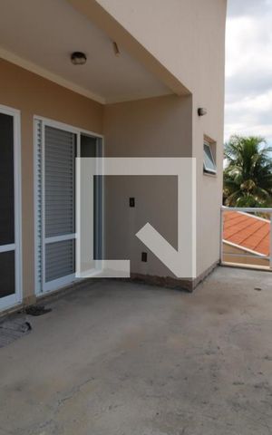 Casa para alugar com 425m², 4 quartos e 5 vagasSacada do Quarto 3 (suíte) e do Quarto 4 (suíte)