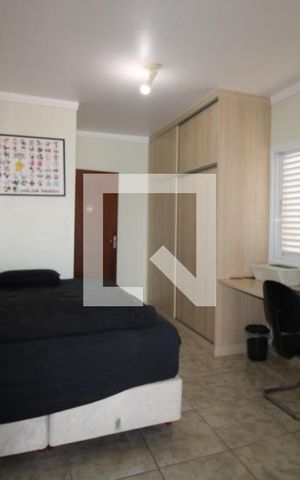 Casa para alugar com 425m², 4 quartos e 5 vagasQuarto 3 (suíte)