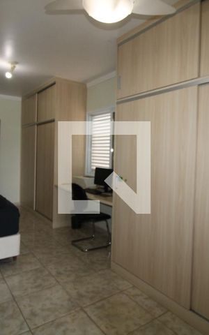 Casa para alugar com 425m², 4 quartos e 5 vagasQuarto 3 (suíte)