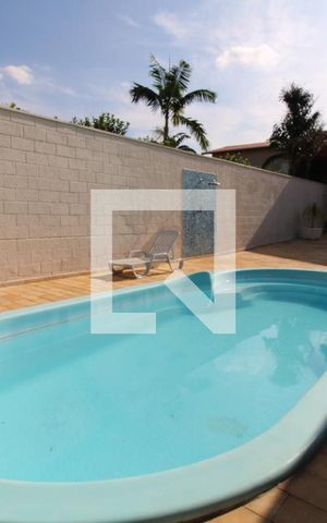 Casa para alugar com 425m², 4 quartos e 5 vagasQuintal - piscina