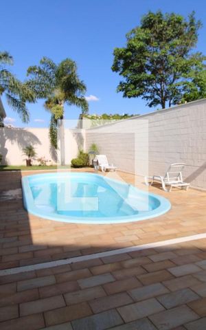 Casa para alugar com 425m², 4 quartos e 5 vagasQuintal - piscina