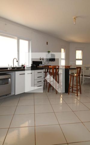 Casa para alugar com 425m², 4 quartos e 5 vagasCozinha