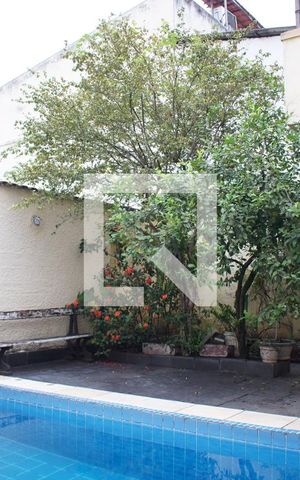 Casa à venda com 340m², 4 quartos e 3 vagasPiscina