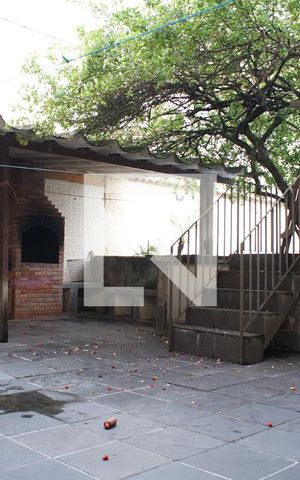 Casa à venda com 340m², 4 quartos e 3 vagasChurrasqueira