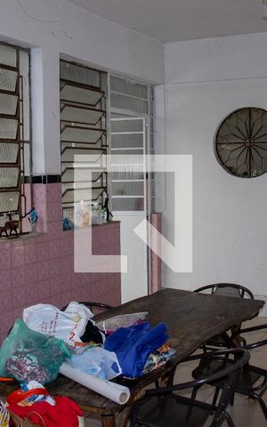 Casa à venda com 340m², 4 quartos e 3 vagas Casa à venda com 340m², 4 quartos e 3 vagasÁrea de Serviço