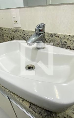 Apartamento à venda com 105m², 3 quartos e 2 vagasPia do Banheiro da Suíte