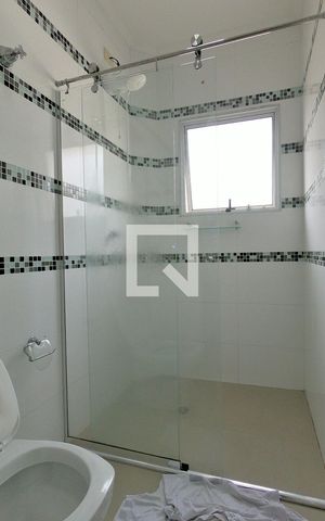 Casa à venda com 180m², 3 quartos e 4 vagasBanheiro Suíte 2