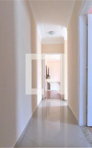 Casa à venda com 180m², 3 quartos e 4 vagasCorredor