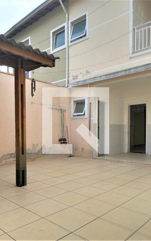 Casa à venda com 180m², 3 quartos e 4 vagasChurrasqueira