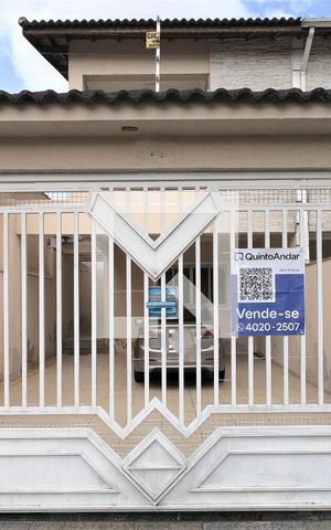 Casa à venda com 180m², 3 quartos e 4 vagasFachada da casa