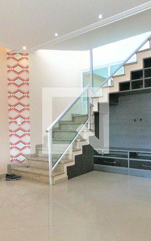 Casa à venda com 180m², 3 quartos e 4 vagasSala