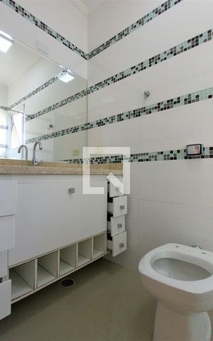 Casa à venda com 180m², 3 quartos e 4 vagasBanheiro Suíte 3