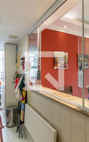 Apartamento à venda com 58m², 2 quartos e 1 vaga Apartamento à venda com 58m², 2 quartos e 1 vagaCozinha e Área de Serviço