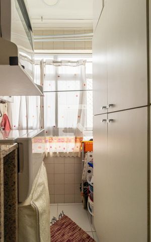 Apartamento à venda com 58m², 2 quartos e 1 vaga Apartamento à venda com 58m², 2 quartos e 1 vagaCozinha e Área de Serviço