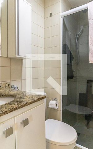 Apartamento à venda com 58m², 2 quartos e 1 vaga Apartamento à venda com 58m², 2 quartos e 1 vagaBanheiro Social