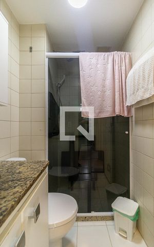 Apartamento à venda com 58m², 2 quartos e 1 vaga Apartamento à venda com 58m², 2 quartos e 1 vagaBanheiro Social