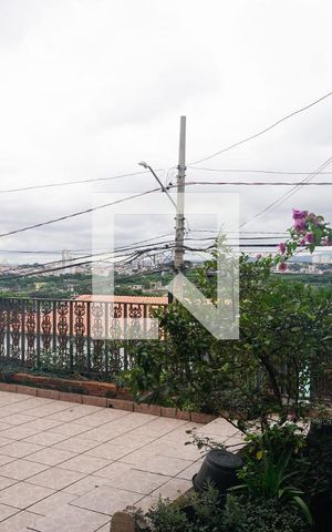 Casa à venda com 160m², 4 quartos e 2 vagasÁrea da Frente da Casa