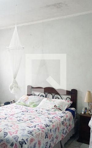 Casa à venda com 160m², 4 quartos e 2 vagasSuíte