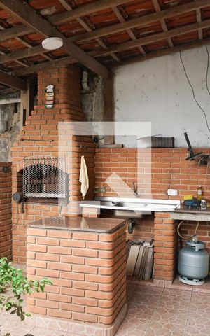 Casa à venda com 160m², 4 quartos e 2 vagasChurrasqueira
