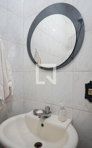 Casa à venda com 160m², 4 quartos e 2 vagasBanheiro de Serviço