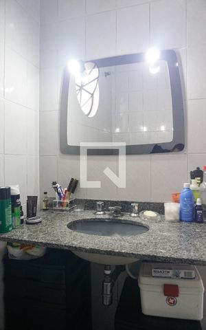 Casa à venda com 160m², 4 quartos e 2 vagasBanheiro da Suíte