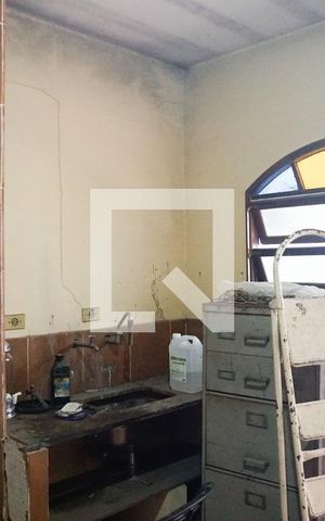 Casa à venda com 160m², 4 quartos e 2 vagasCozinha e Quarto do fundo