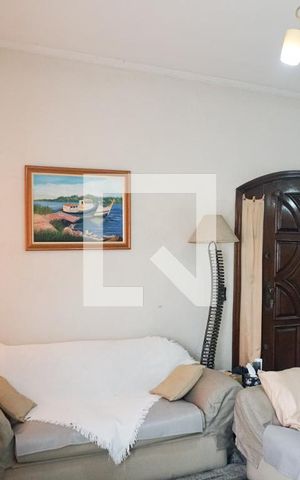Casa à venda com 160m², 4 quartos e 2 vagasSala