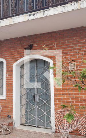 Casa à venda com 160m², 4 quartos e 2 vagasÁrea da Frente da Casa