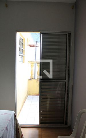 Casa à venda com 200m², 3 quartos e 2 vagas Casa à venda com 200m², 3 quartos e 2 vagasQuarto 2