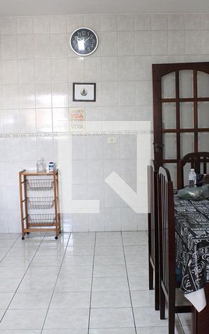 Casa à venda com 200m², 3 quartos e 2 vagas Casa à venda com 200m², 3 quartos e 2 vagasCozinha