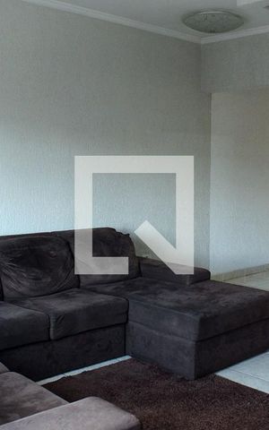 Casa à venda com 200m², 3 quartos e 2 vagas Casa à venda com 200m², 3 quartos e 2 vagasSala