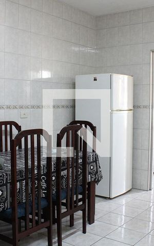 Casa à venda com 200m², 3 quartos e 2 vagas Casa à venda com 200m², 3 quartos e 2 vagasCozinha