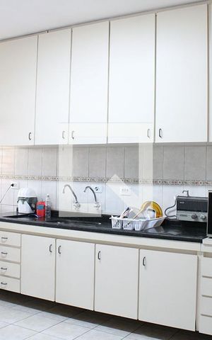 Casa à venda com 200m², 3 quartos e 2 vagas Casa à venda com 200m², 3 quartos e 2 vagasCozinha