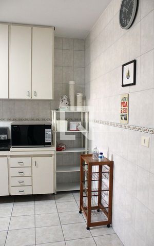 Casa à venda com 200m², 3 quartos e 2 vagas Casa à venda com 200m², 3 quartos e 2 vagasCozinha