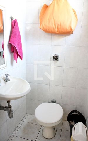 Casa à venda com 200m², 3 quartos e 2 vagas Casa à venda com 200m², 3 quartos e 2 vagasLavabo