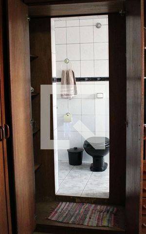 Casa à venda com 200m², 3 quartos e 2 vagas Casa à venda com 200m², 3 quartos e 2 vagasQuarto Suíte