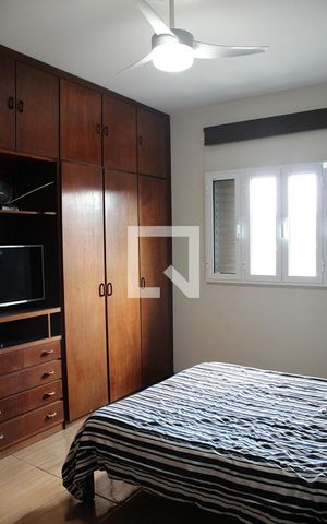 Casa à venda com 200m², 3 quartos e 2 vagas Casa à venda com 200m², 3 quartos e 2 vagasQuarto Suíte
