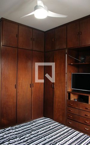 Casa à venda com 200m², 3 quartos e 2 vagas Casa à venda com 200m², 3 quartos e 2 vagasQuarto Suíte