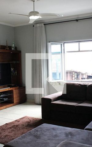 Casa à venda com 200m², 3 quartos e 2 vagas Casa à venda com 200m², 3 quartos e 2 vagasSala