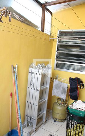 Casa à venda com 200m², 3 quartos e 2 vagas Casa à venda com 200m², 3 quartos e 2 vagasÁrea de Serviço