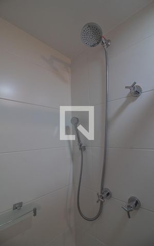 Studio à venda com 50m², 1 quarto e 1 vaga Studio à venda com 50m², 1 quarto e 1 vagaBanheiro