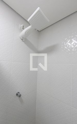 Studio para alugar com 24m², 1 quarto e sem vaga Studio para alugar com 24m², 1 quarto e sem vagaBanheiro Social