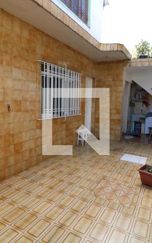 Casa para alugar com 250m², 3 quartos e 6 vagasQuintal