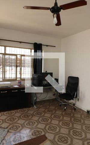 Casa para alugar com 250m², 3 quartos e 6 vagasSala - Casa 2