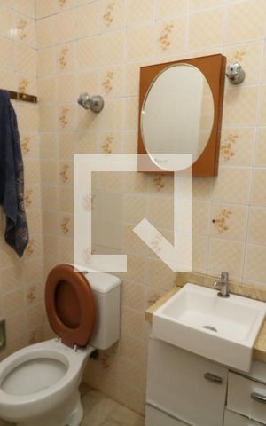 Casa para alugar com 250m², 3 quartos e 6 vagasBanheiro