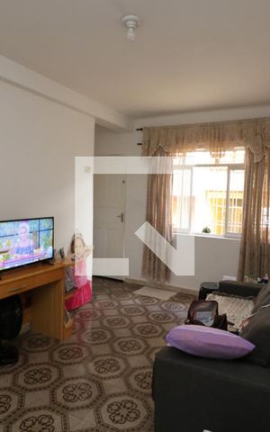 Casa para alugar com 250m², 3 quartos e 6 vagasSala